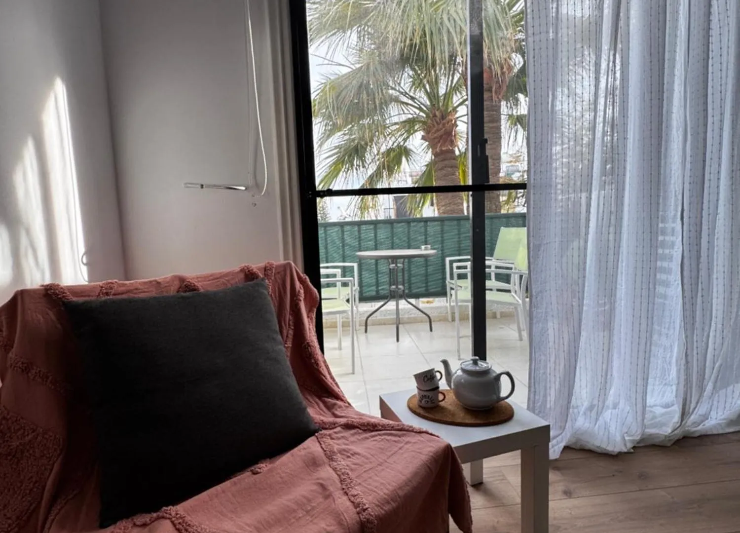 Theodoros Apt. 408 بروتاراس 0*,